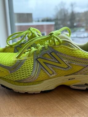 New Balance 860v2 Aimé Leon Dore Yellow – Men’s 6 / Women’s 7.5